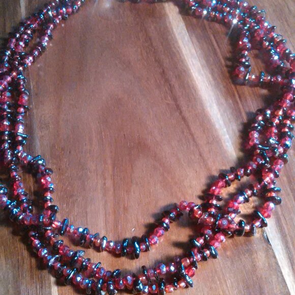 Indian Garnet and Seed Bead Triple Strand Magnetic Clasp Necklace - Picture 2 of 8